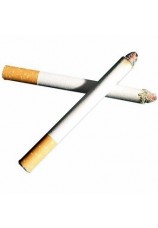 2 cigarettes qui fument